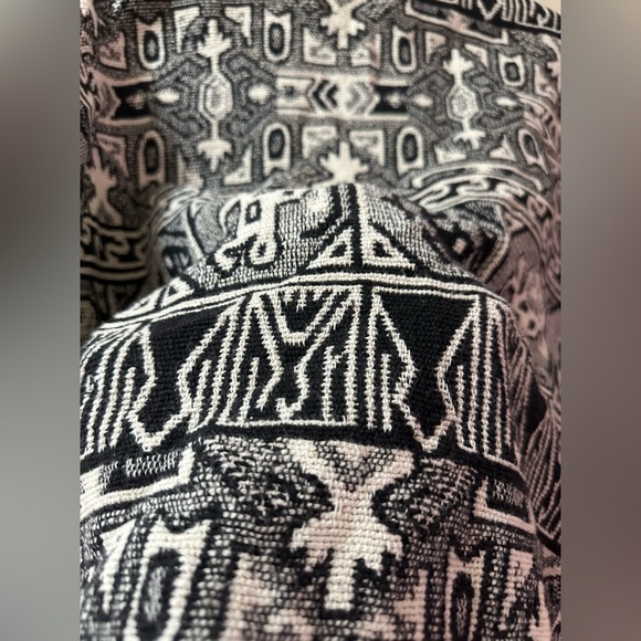 Chico’s Design Woven Tribal Tapestry Jacket – Size 2 (L/XL) - Picture 5 of 5